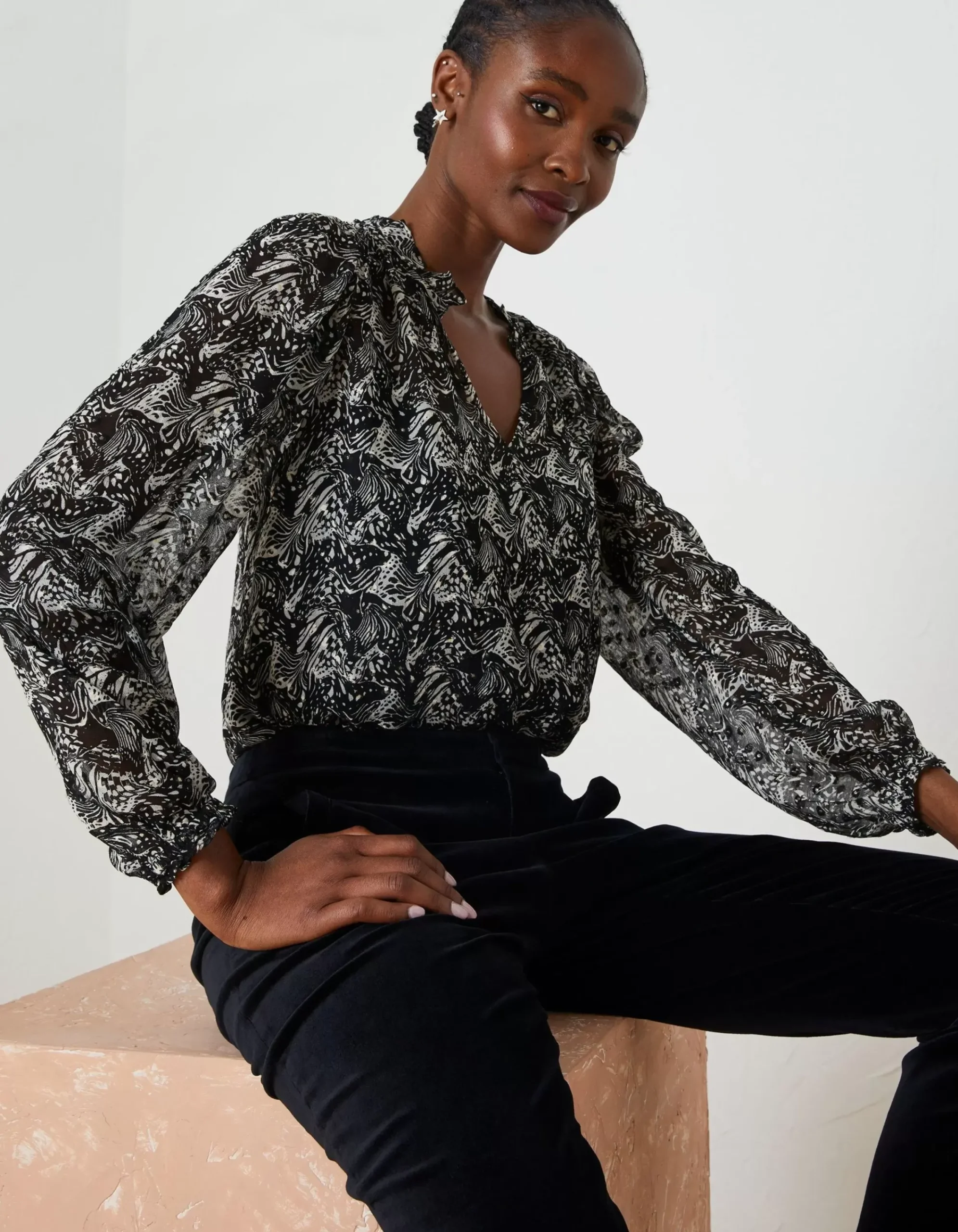 FatFace Charlie Abstract Blouse Black Best