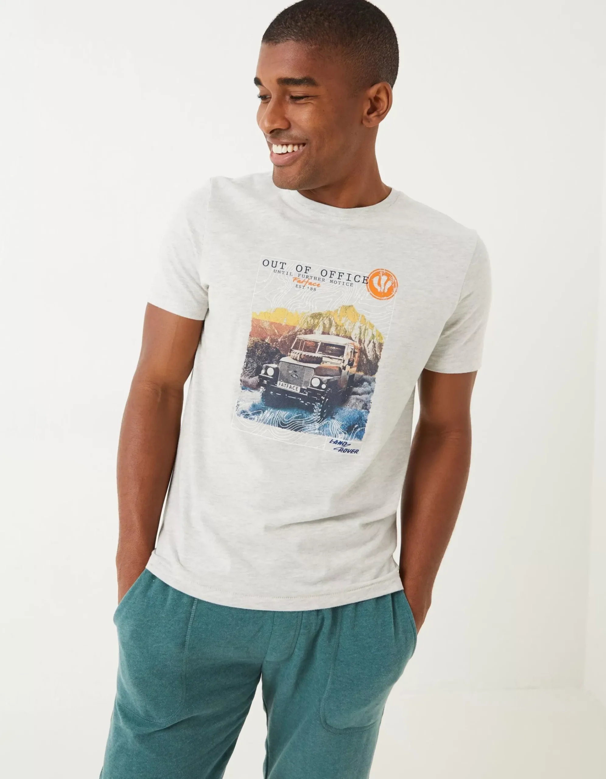 FatFace Land Rover Out Of Office T-Shirt Winter Wht Clearance