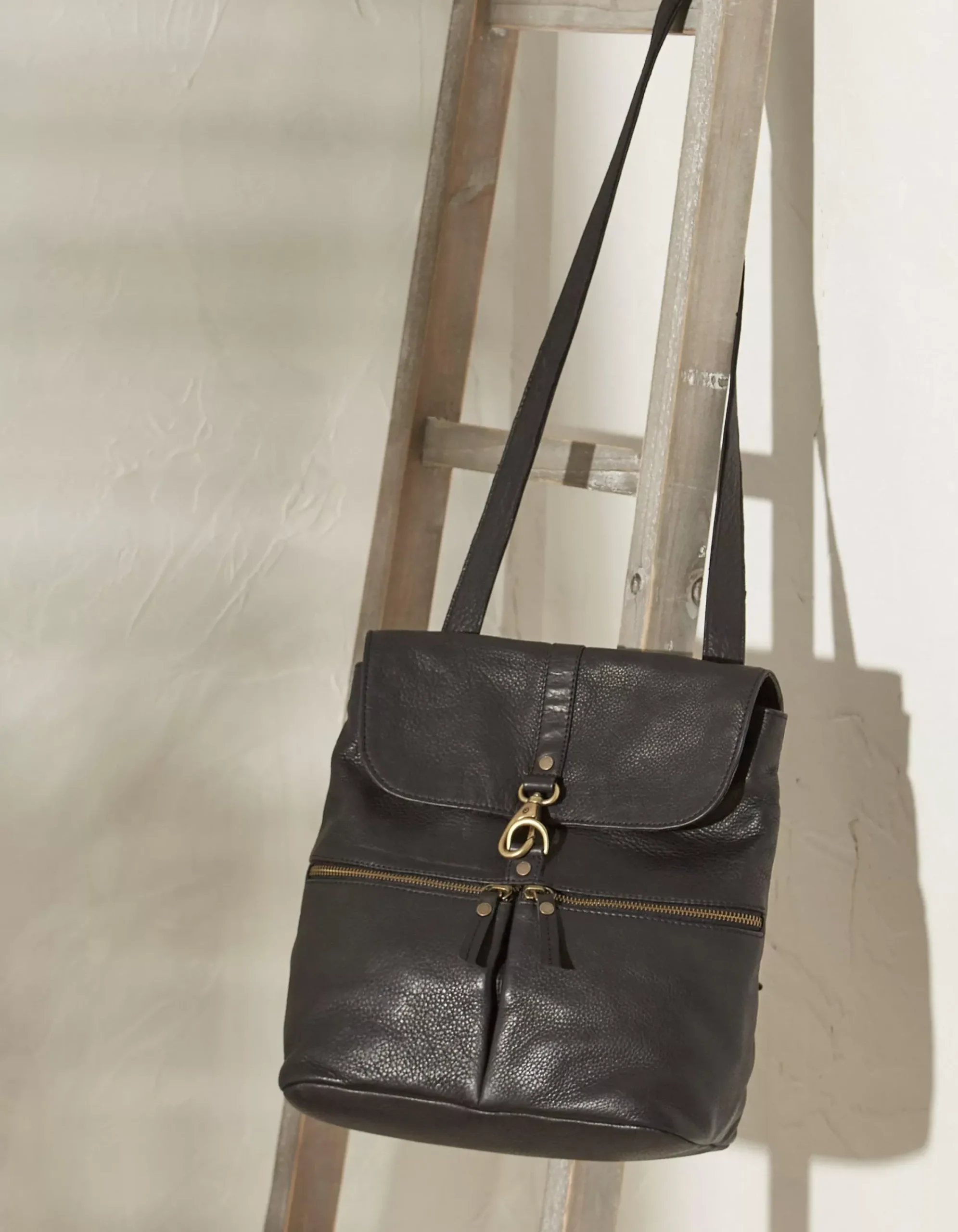 FatFace The Pia Multifunctional Bag Black Best